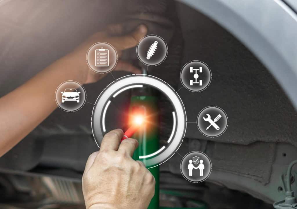 Hình ảnh đang mô tả kiểm tra rò rỉ dầu phuộc trong hốc bánh