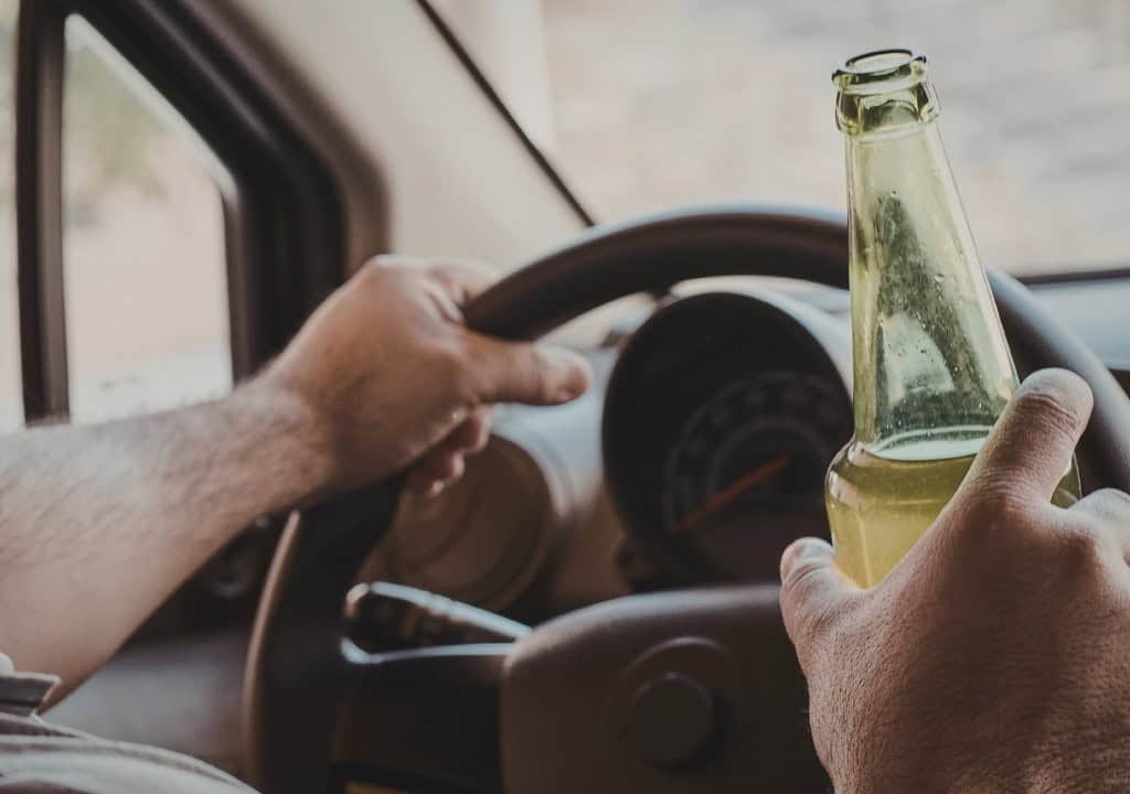 Xe ô tô bị lắc chòng chành khi chạy thẳng và vào cua - Nguyên nhân hệ thống treo