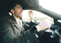 Xe bị dằn xóc có sao không? Nguyên nhân, Dấu hiệu và Cách xử lý an toàn